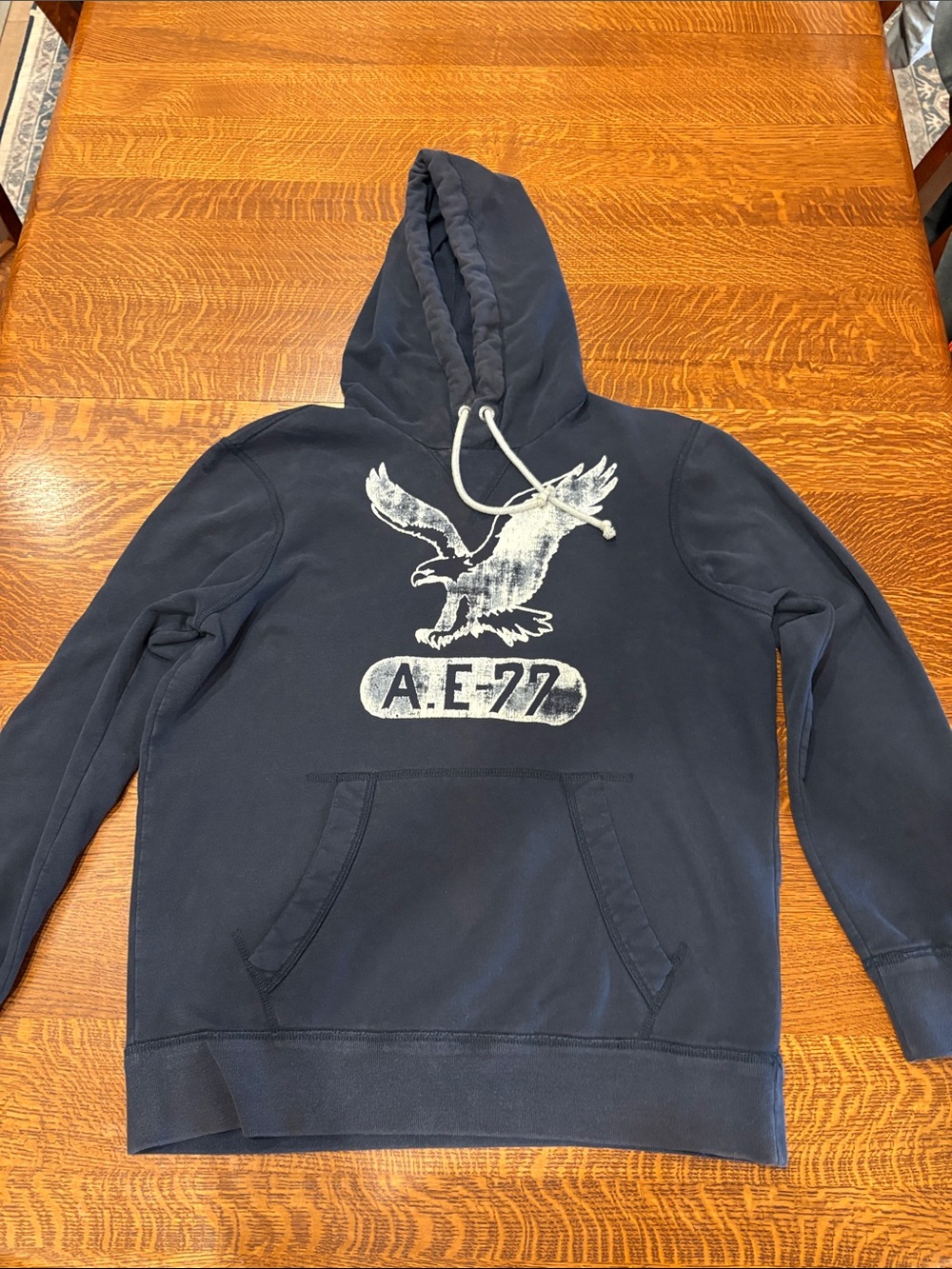 American Eagle Men’s size Large Navy Graphic Hoodie Athletic Fit